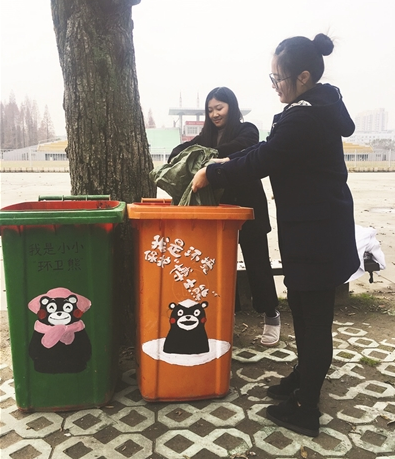 超可愛的校園垃圾桶，引人注意