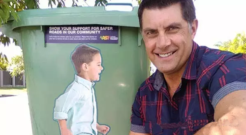 行車安全出奇招:垃圾桶上貼安全標識,提醒司機‘不要超速’